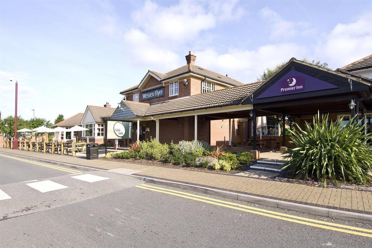 Premier Inn Bristol South Eksteriør bilde